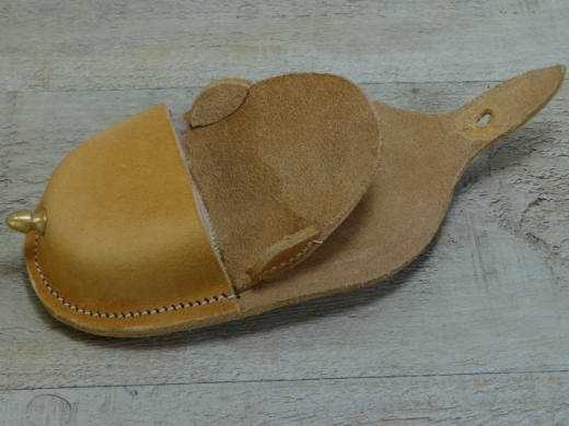 Zndhtchentasche naturbraun, ein breiter Riemen, Material: Leder, innen Schaffell