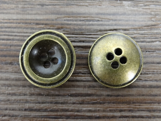 Hemd und Blusenknopf, used Optik, 4 Loch, gewlbt, Metall, Preis pro Stck