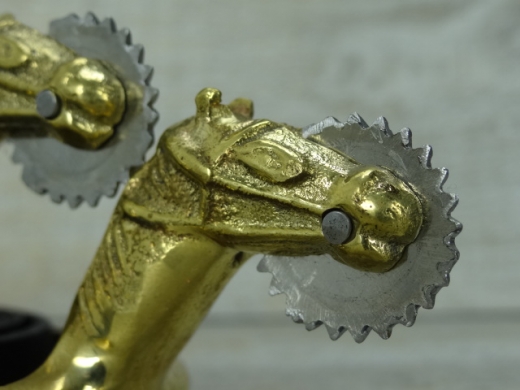 Sporen Pferdekopf, ohne Sporenriemen, Material: Messing, mit Weimetallrad