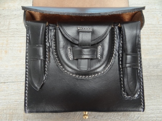 Navy Patronentasche USN schwarz, Material: Leder Einsatz: Blech verzinnt