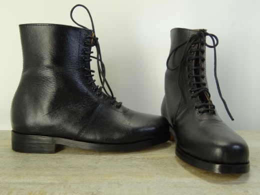 schwarze Damenschnrstiefelette, flacher Absatz, Material: Oberleder, Futter, Sohle 100% Leder