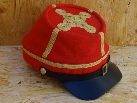 CS Kepi rot General, auen 100% Wolle, Futter 100% Baumwolle, Schirm / Schweiband 100% Leder