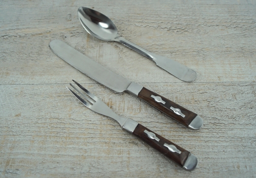Besteck 3 teilig - Pewter Design, Material: Eisen nicht rostfrei, Griff Holz, sehr rustikal gearbeitet