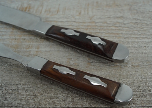 Besteck 3 teilig - Pewter Design, Material: Eisen nicht rostfrei, Griff Holz, sehr rustikal gearbeitet