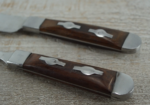 Besteck 3 teilig - Pewter Design, Material: Eisen nicht rostfrei, Griff Holz, sehr rustikal gearbeitet