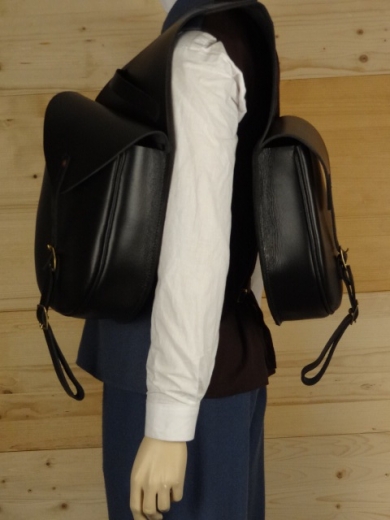 Satteltasche 1859 / 1859 saddle bag, Material: Leder, Schlieen Messing