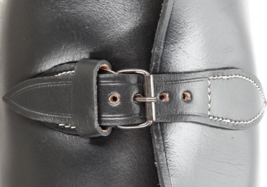 cavalry leather tool box, Material: Leder, Schlieen Eisen