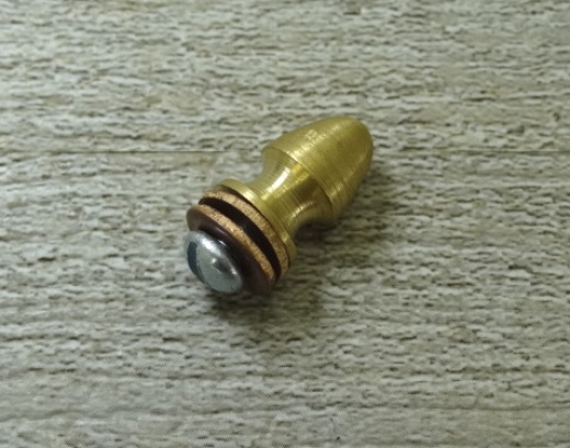 Finial fr Zndhtchentasche, Lnge 1,7 x 0,9 cm, Material: Messing, Unterlegscheibe Kupfer, Schraube Eisen