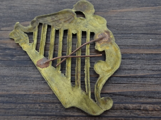 Irish Harp/ Irish Brigade Cap Badge, Messing