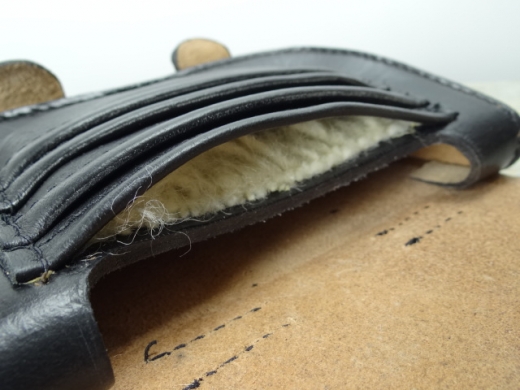 Patronentasche mit Zndhtchentasche, schwarz, Material: Leder, innen Schaffell