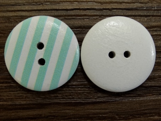 Holzknopf wei lindgrn, gestreift, 2 Loch, ca. 2,5 cm, Preis pro Stck