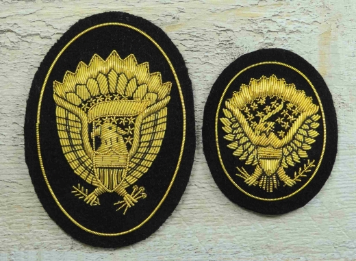 Offiziershutabzeichen Seitenadler oval