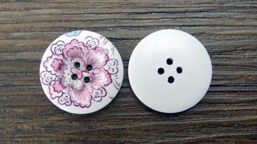weier Holzknopf Blume rosa, 4 Loch, ca. 3 cm; Preis pro Stck