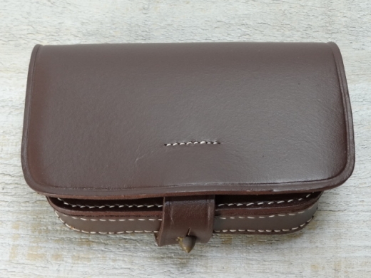 Revolverpatronentasche dunkelbraun, ca. 16,5 cm x 11 cm, Material: Leder