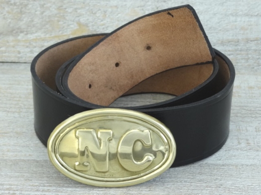Koppel schwarz mit NC Schliee Material: Koppel Leder, Schliee Messing gestanzt bleigefllt