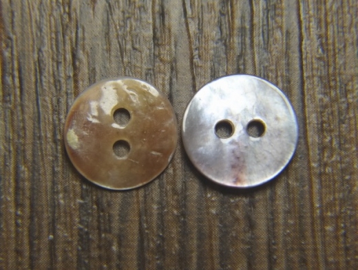 Hemdknopf, Perlmutt, ca. 1,2 cm, Preis pro Stck