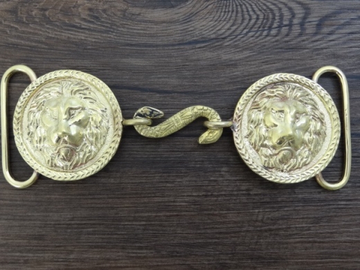 L�wenkopf Schlie�e napoleonisch, Material Messing