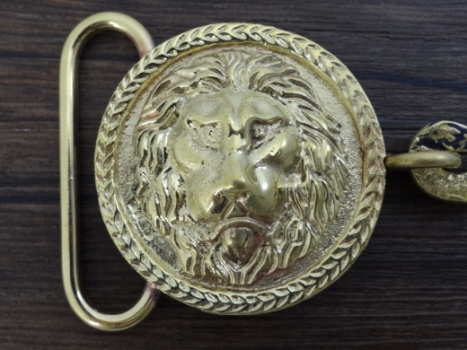 L�wenkopf Schlie�e napoleonisch, Material Messing