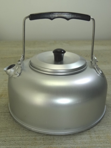 Kaffee/Teekanne klein, Alu, ca. 1 Liter mit Tee Einsatz, Material: Aluminium, Griffe Kunststoff