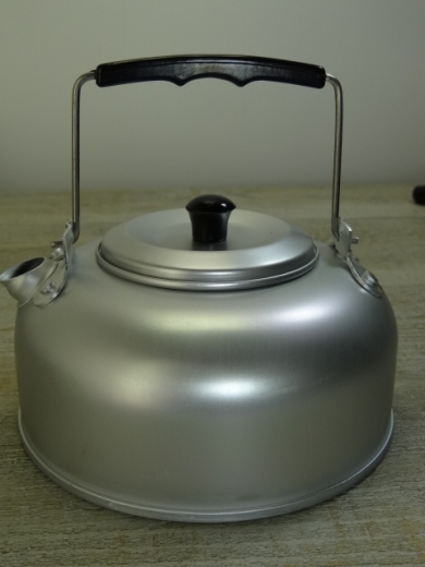 Kaffee/Teekanne klein, Alu, ca. 1 Liter mit Tee Einsatz, Material: Aluminium, Griffe Kunststoff