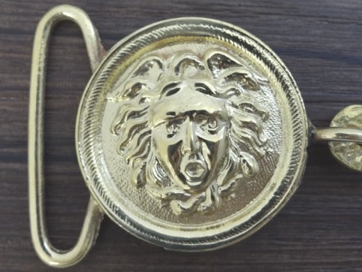 Medusakopf Schliee napoleonisch, Material Messing