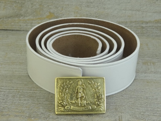 Koppel wei� mit Virginia Kasten Schlie�e, Material: Koppel Leder, Schlie�e Messing