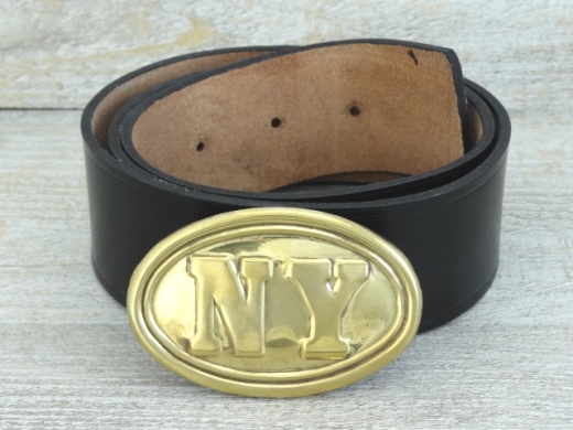 Koppel schwarz mit NY Schliee Material: Koppel Leder, Schliee Messing gestanzt bleigefllt