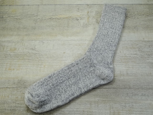 Strmpfe / Socken, grau / wei Schaf Wolle Natur, fein gestrickt