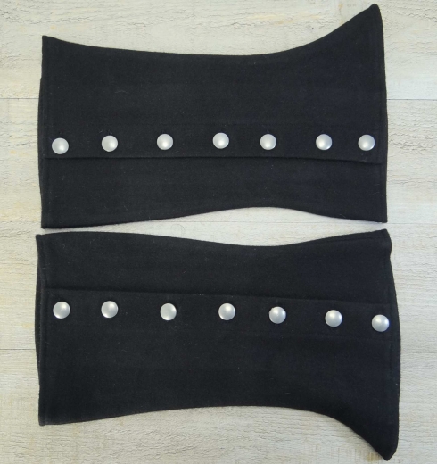 Schwarze Gamaschen, Au�en: 100% Wolle, Futter: 100% Baumwolle, mit 7 Metall Kn�pfen