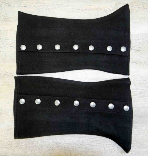 Schwarze Gamaschen, Au�en: 100% Wolle, Futter: 100% Baumwolle, mit 7 Metall Kn�pfen