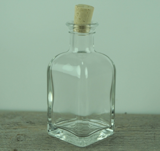 Viereckflasche, ca. 100 ml mit Korken