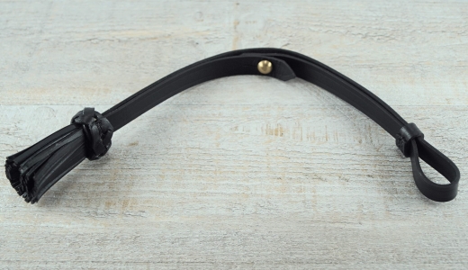 Sbelknoten, schwarz, mit Messingverschlu, ca. 45 cm, Material: Leder
