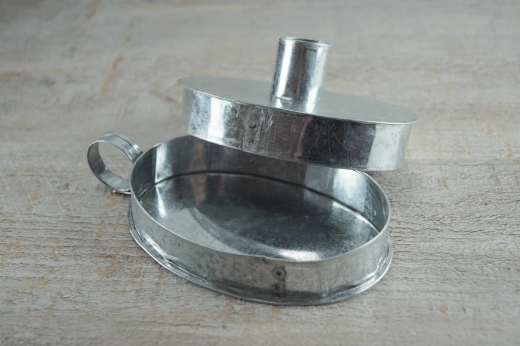 Tin Kerzenhalter oval, Mae: ca. 15,0 cm x 8,5 cm, Material: Weiblech verzinnt