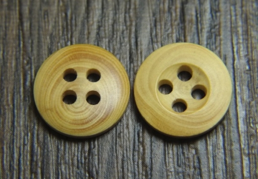 Hemd und Hosenknopf, Holz, natur, 4 Loch, ca. 1,5 cm, Preis pro Stck