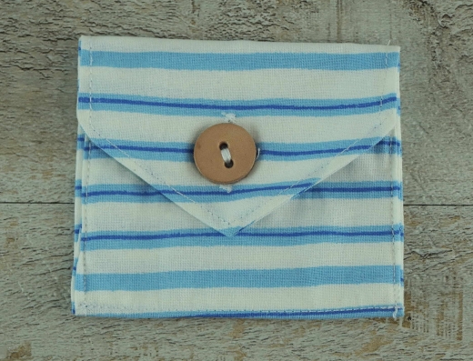 Tasche / Portemonnaie hellblau gestreift, Mae: ca. 9,5 cm x 7,5 cm, Material: 100% Baumwolle