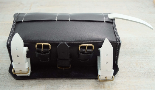 Napoleonische Patronentasche, schwarz, Material: Leder, Holz