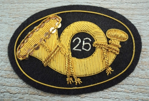 Offizierskepiabzeichen Horn mit Nr. 26