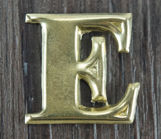 Kompaniebuchstabe E aus Messing