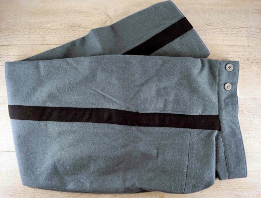 US Hose mittelblau, hoher Rcken, mit breiten dunkelblauen Woll-Streifen, 100% Wolle