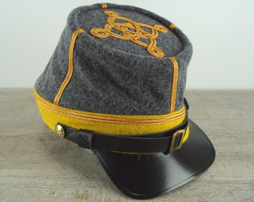 CS Kepi hellgrau, gelbes Band, Captain, auen 100% Wolle, Futter 100% Baumwolle, Schirm / Schweiband 100% Leder