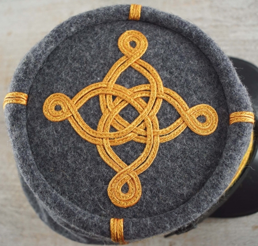 CS Kepi hellgrau, gelbes Band, Captain, auen 100% Wolle, Futter 100% Baumwolle, Schirm / Schweiband 100% Leder