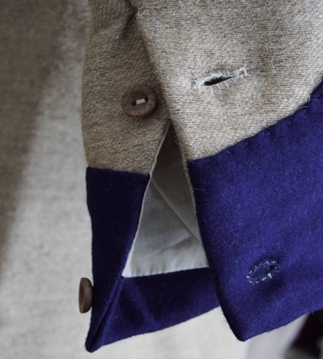 CS Frock Coat Jeanwool-Optik, natur / Waffenfarbe blau, 1 reihig, 9 Holzknpfe, 100% Baumwolle, Aufschlge 100% Wolle