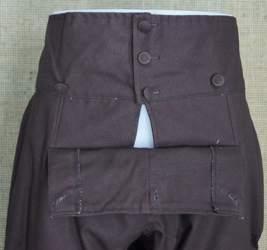 Kniebund Hose braun, sehr fester Stoff, 15 Knpfe, 100% Baumwolle