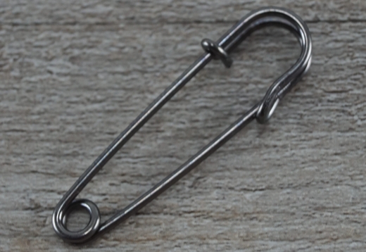 Sicherheitsnadel klein, Mae: ca. 5,0 cm x 1,0 cm, Material: Eisen Schwarz