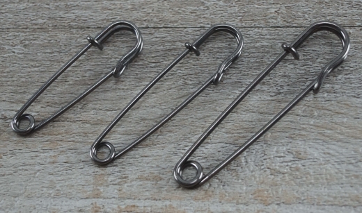 Sicherheitsnadel klein, Mae: ca. 5,0 cm x 1,0 cm, Material: Eisen Schwarz