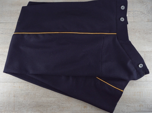 CS / US Hose dunkelblau, mit goldenen Streifen, dicke Wolle, hinten hoch, 100% Wolle