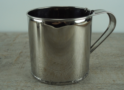 Tasse gro, ca. 700 ml, stainless, ca. 10 x 10 cm, Material: Edelstahl. geltet