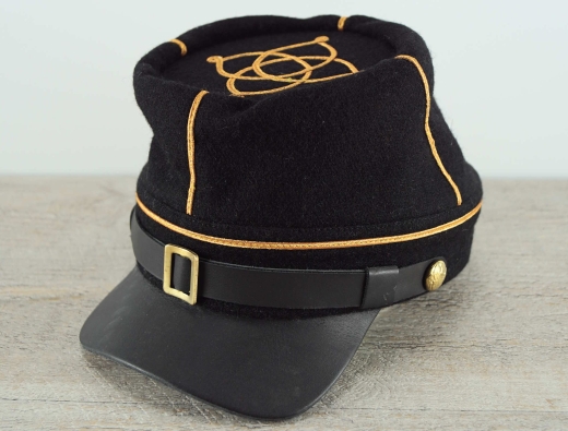 Kepi schwarz Lieutenant, auen 100% Wolle, Futter 100% Baumwolle, Schirm / Schweiband 100% Leder