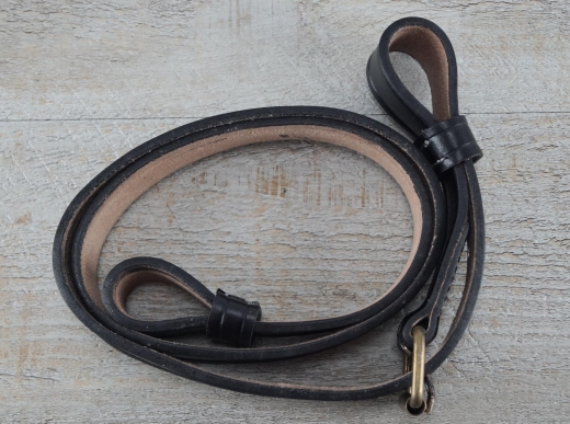 Gewehrriemen mit Rollerbuckle, ca. 134 cm, Material: Leder, Messing