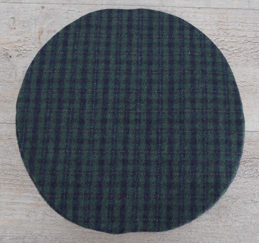 Forage Cap grn/blau kariert, auen 100% Wolle, Futter 100% Baumwolle, Schweiband + Schirm 100% Leder
